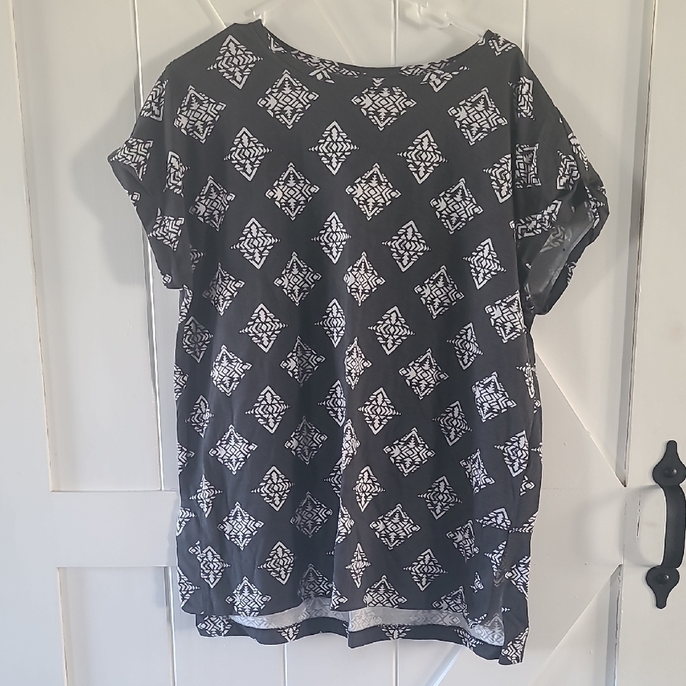Lularoe Gray And White Pattern Leah